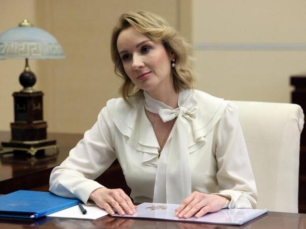 Putinova zvaničnica koja propagira porodične vrijednosti uhvaćena u skandalu s ruskim milijarderom