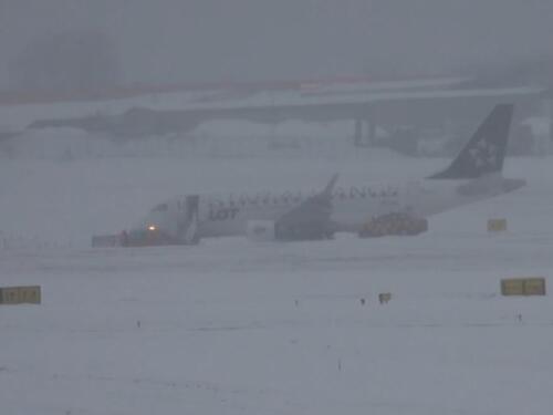 Putnički avion sletio s piste u Litvaniji