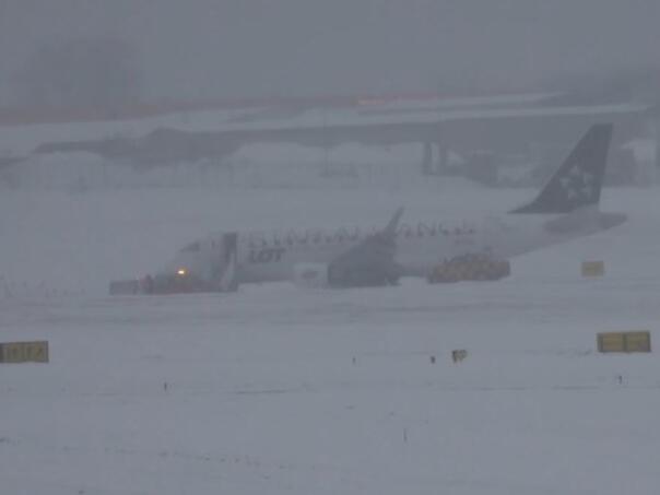 Putnički avion sletio s piste u Litvaniji