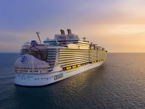 Putnik kruzera preminuo nakon što je popio 33 pića