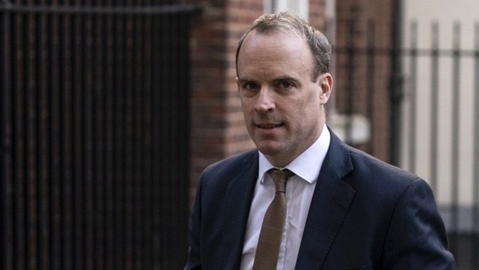 Raab: EU ne želi da ometa isporuku vakcina