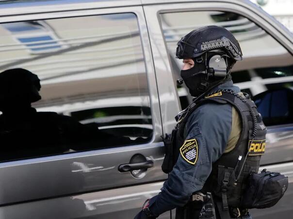 Racija SIPA-e u migrantskom centru u Blažuju