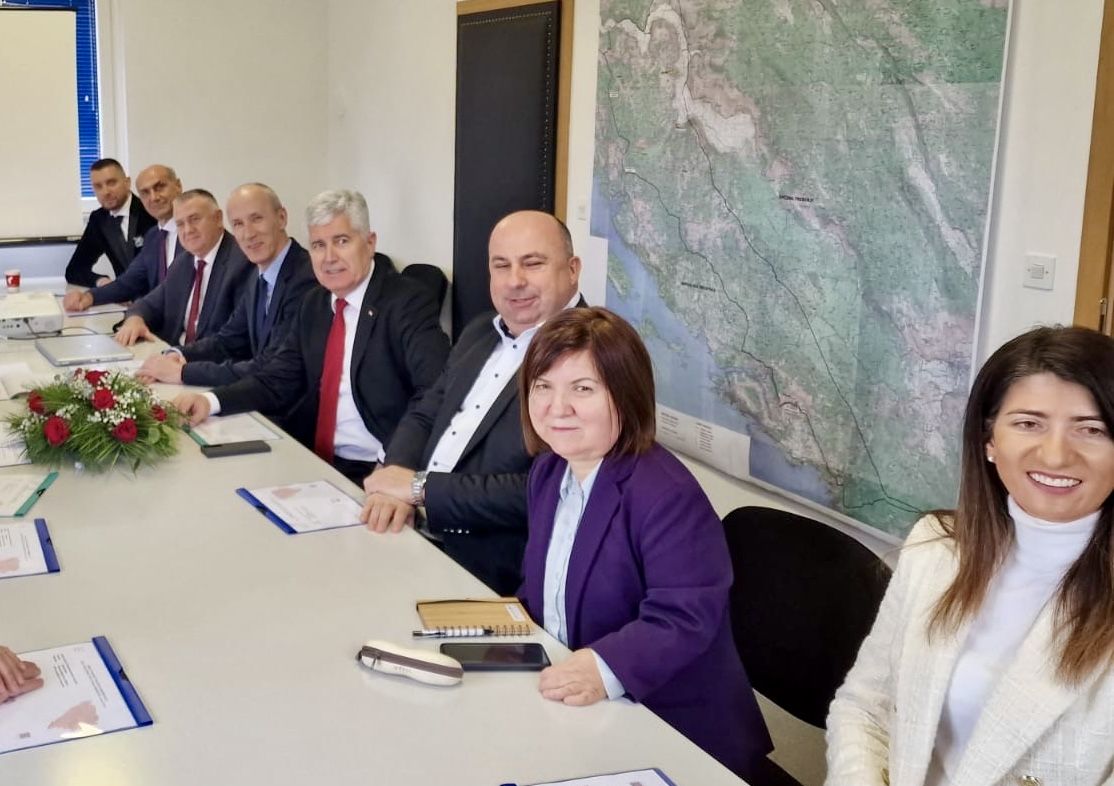Rad kadrova HDZ-a za primjer: Brza cesta Široki - Grude - RH