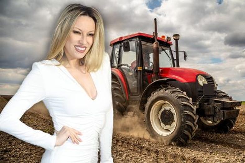 Rada Manojlović za 40. rođendan na poklon dobila traktor