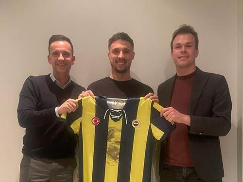 Rade Krunić stigao u Istanbul na potpis ugovora sa Fenerbahceom