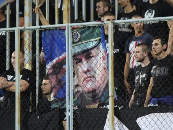 Radi klicanja zločincu Mladiću UEFA žestoko kaznila Partizan
