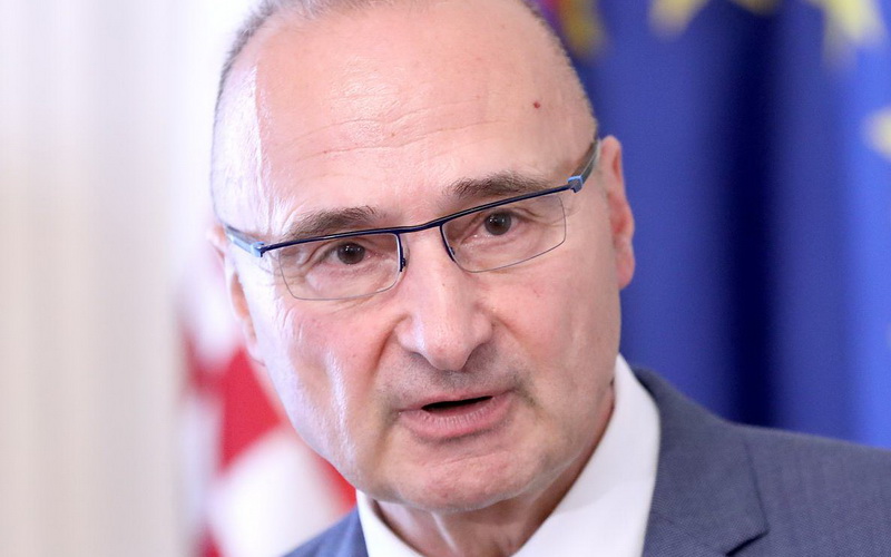 Radman: Očekujem od Schmidta da ispravi greške na štetu Hrvata
