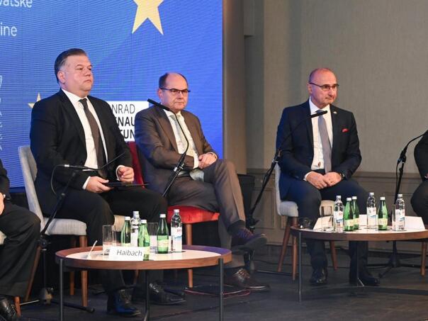 Radman, Granić i Schmidt u Zagrebu o EU putu BiH