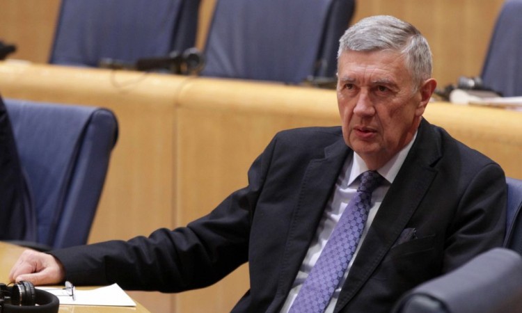 Radmanović čestitao onima koji su u svakodnevnoj borbi protiv Covida-19