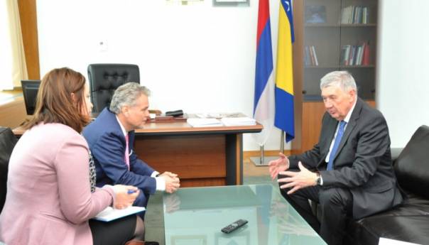 Radmanović primio šefa Delegacije i specijalnog prestavnika EU Sattlera