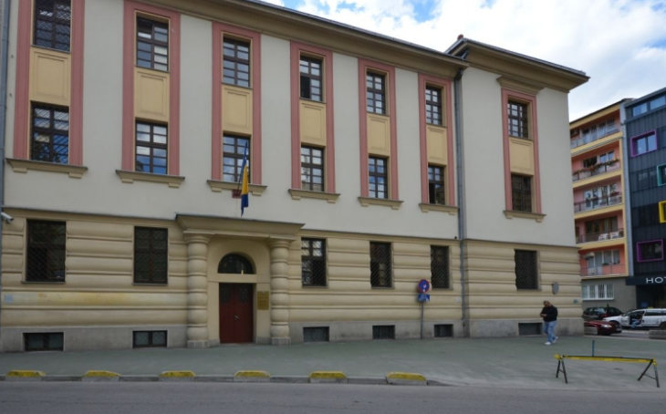 Radnica banke optužena da je s računa umrlog klijenta prisvojila 21.133 KM