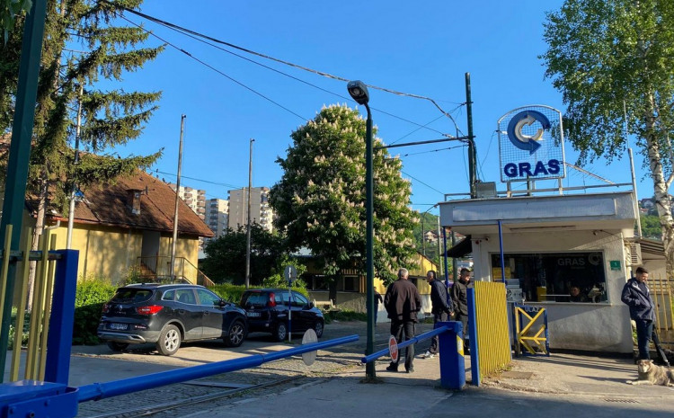 Radnici GRAS-a započeli štrajk glađu, čekaju rješenje
