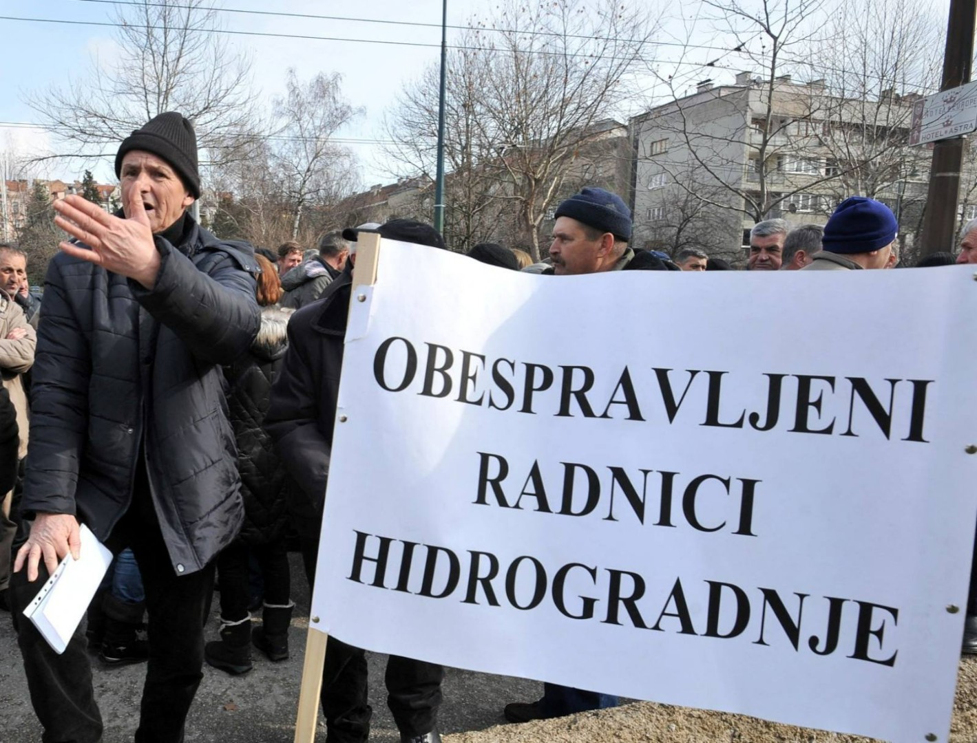 Radnici Hidrogradnje na ulici, pokušaji prodaje propadaju 