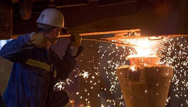 Radnici zauzeli nikšićku željezaru Tosčelik i počeli štrajk