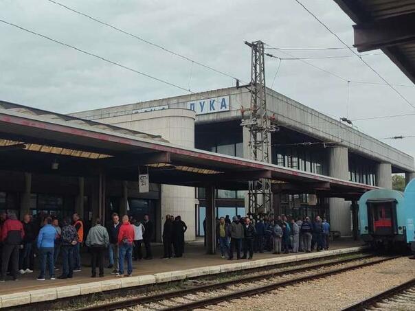 Željeznice RS obustavile rad, vozovi ne prevoze putnike i teret