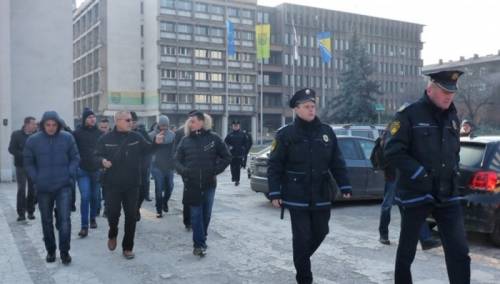 Radnici Zenicatransa nastavljaju blokadu stanice i štrajk glađu