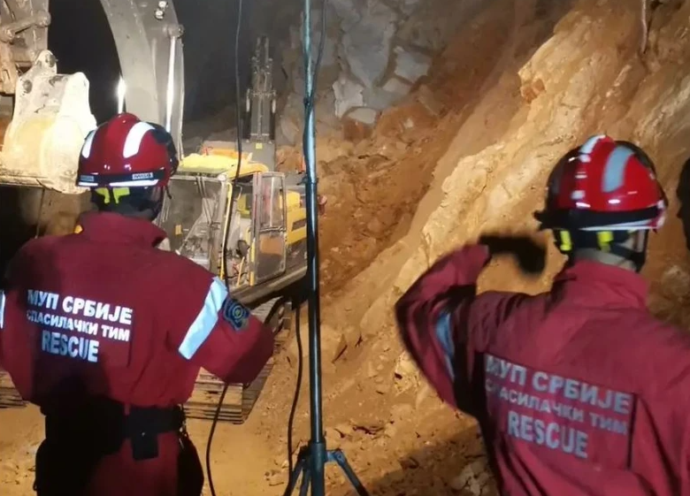 Radnik poginuo u Srbiji nakon što su ga zatrpale tone kamenja, satima izvlačili tijelo