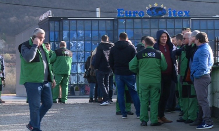 Radnike firme Laser u Bihaću jutros dočekali zaštitari i zatvoren pogon