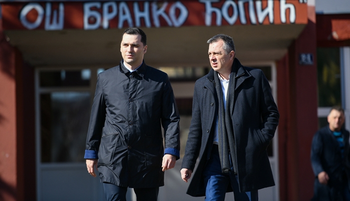 Radojičić obišao školu, slijedi pregled učenika i nastavnika