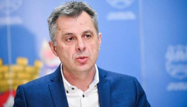 Radojičić: Povećan broj zaraženih, smanjiti broj kontakata