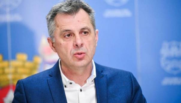 Radojičić: Situacija pogoršana, preporučujemo obustavu javnih okupljanja