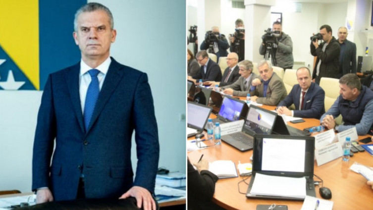 Radončić: Carina odmah mora deblokirati opremu za hitni smještaj 1.000 ilegalnih migranata