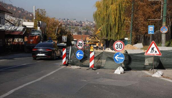 Radovi na brojnim saobraćajnicama