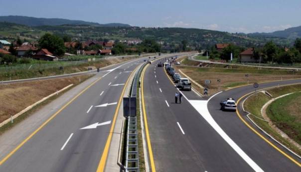 Radovi na dionici autoputa Visoko - Kakanj