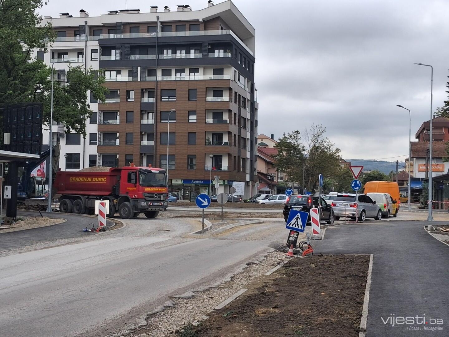 Radovi na kružnom toku mjesecima zadaju glavobolje Banjalučanima