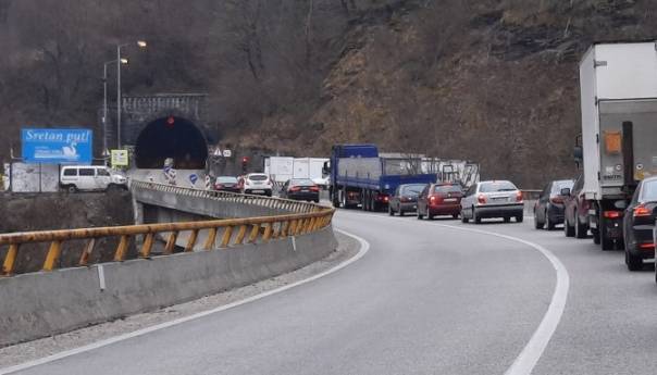 Radovi na tunelu Crnaja bez dužih zadržavanja saobraćaja