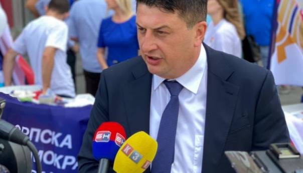 Radović: Avanturizam SNSD-a vodi RS u ekonomski kolaps