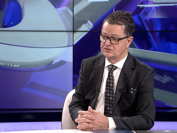 Raguž: Kako možete biti šampion EU puta i partner SNSD-a?!