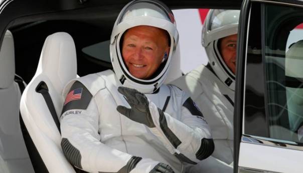 Raketa SpaceX lansirana s dvojicom astronauta 
