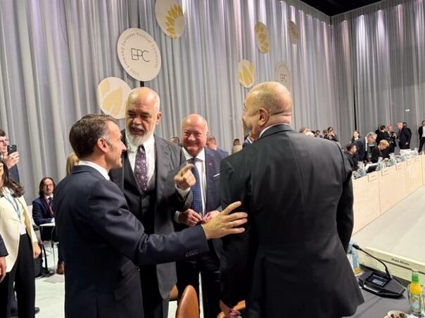 Rama ismijao Trumpa na samitu u Kopenhagenu: Macron prasnuo u smijeh