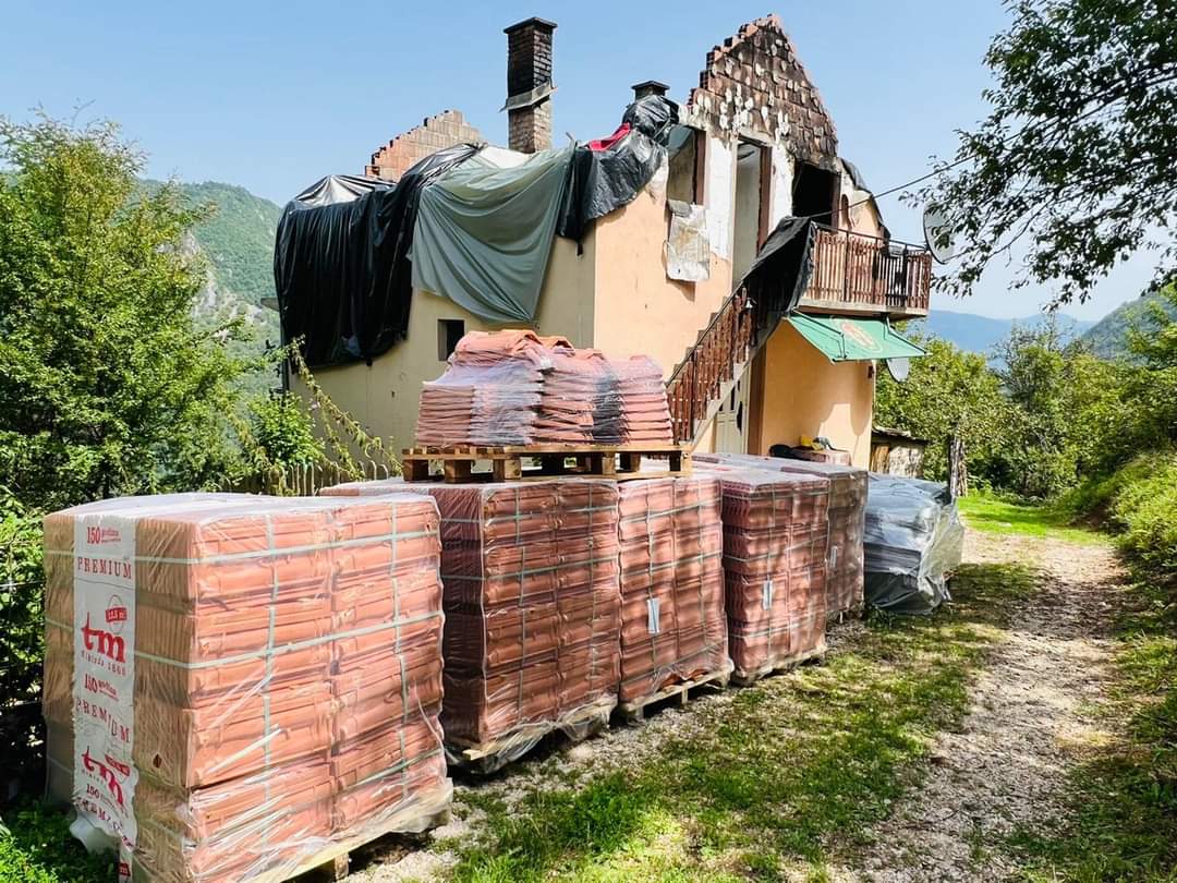 Ramić ispunio obećanje: Porodica Mustafić ponovo ima krov nad glavom