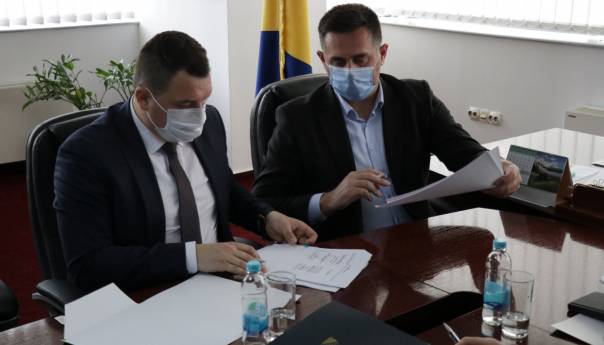 Ramić, Lučić i Ninković potpisali 13 ugovora za gradnju 3.200 stambenih jedinica