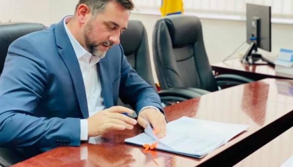 Ramić na svečanosti povodom dodjele ključeva budućim stanarima u Jablanici