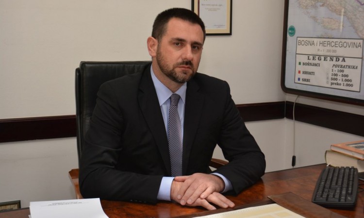 Ramić potpisuje ugovore za 80 povratnika radi obavljanja pripravničkog staža