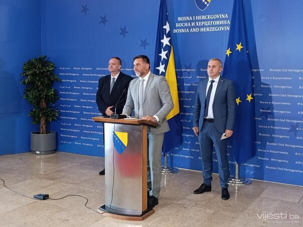 Ramić: Prevoznici iz BiH su u Hrvatskoj registrovali oko 2.500 vozila, sav kapital odlazi iz BiH