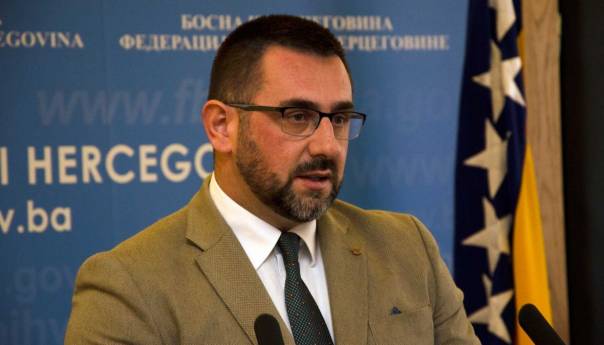 Ramić s poduzetnicima potpisuje ugovore za razvoj početnog biznisa