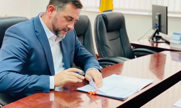 Ramić s poduzetnicima potpisuje ugovore za razvoj početnog biznisa