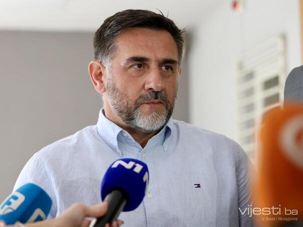 Ramić: SDA će osporiti zakon o zabrani simbola Armije RBiH