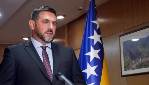 Ramić sutra u Doboju uručuje 100 ugovora za izgradnju kuća