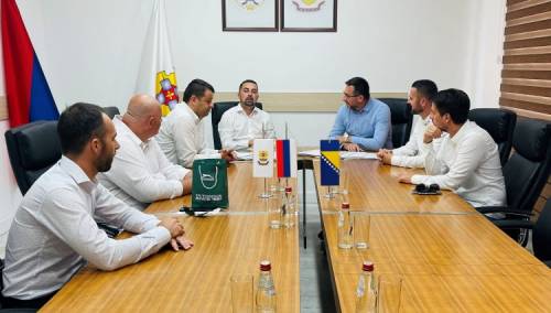 Ramić u Doboju: Nova ulaganja u povratnička mjesta, ugovori vrijedni milion KM