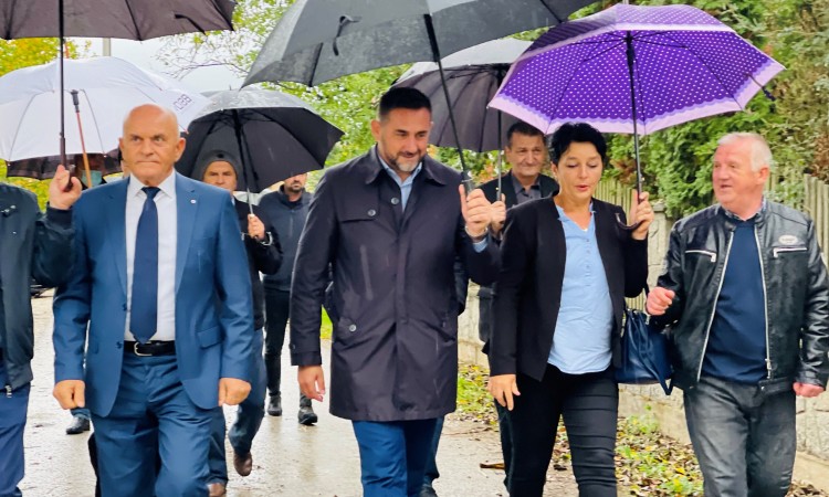 Ramić u Kalesiji: Prioriteti su izgradnja puteva i 99 stambenih jedinica