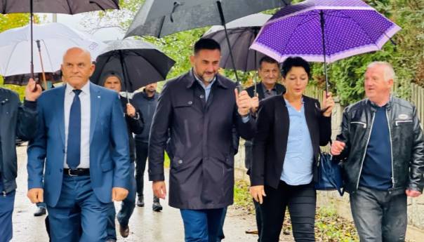 Ramić u Kalesiji: Prioriteti su izgradnja puteva i 99 stambenih jedinica