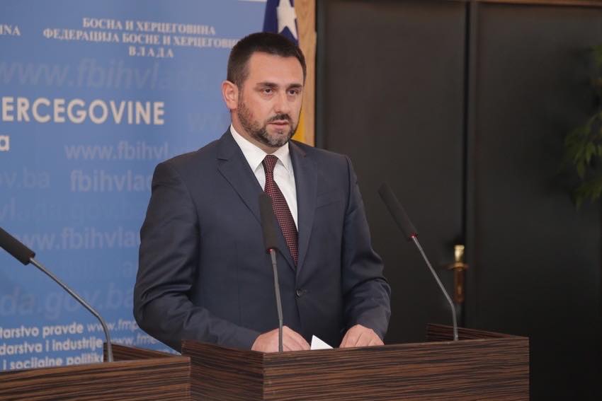 Ramić u posjeti povratničkoj školi u Snagovu kod Zvornika