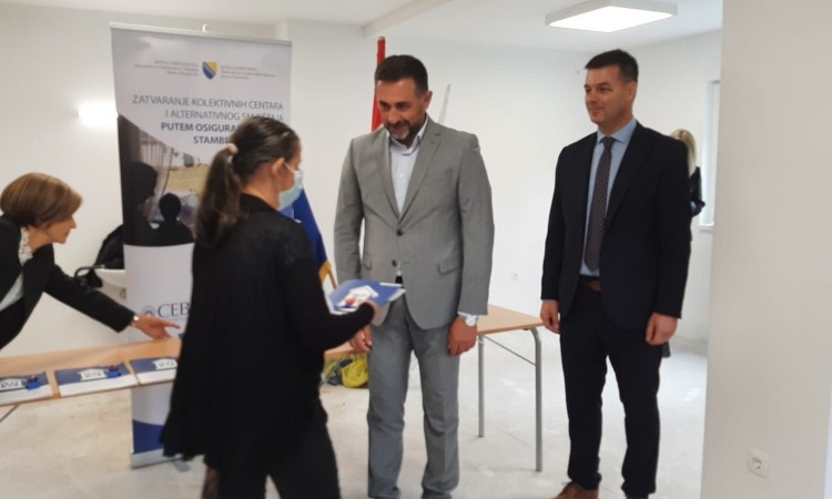 Ramić uručio ključeve stanova za osam porodica u Jablanici