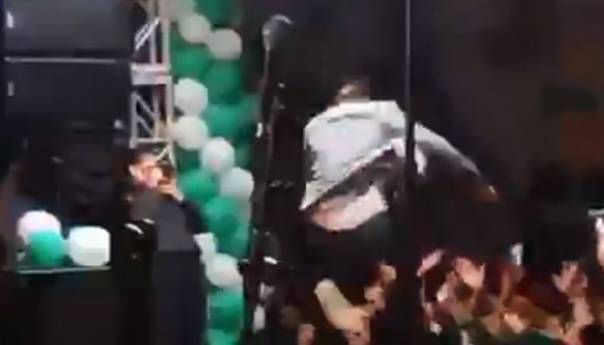 Rasim Ljajić kao "heavy metalac": Skočio s bine u masu