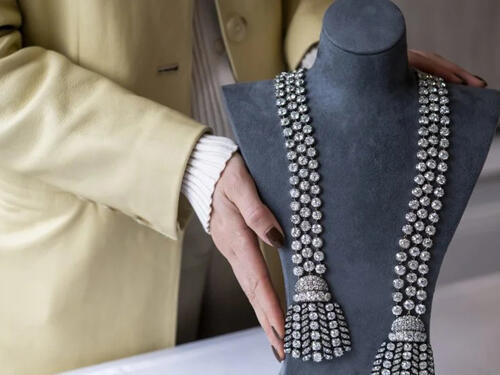 Raskošna ogrlica sa skoro 500 dijamanata prodata za 4,5 miliona eura